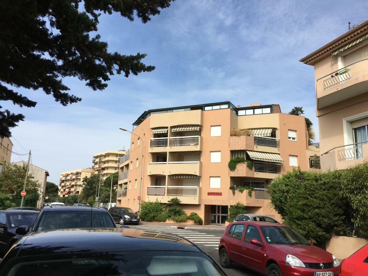 Les Pins Maritimes Apartment Frejus Ngoại thất bức ảnh